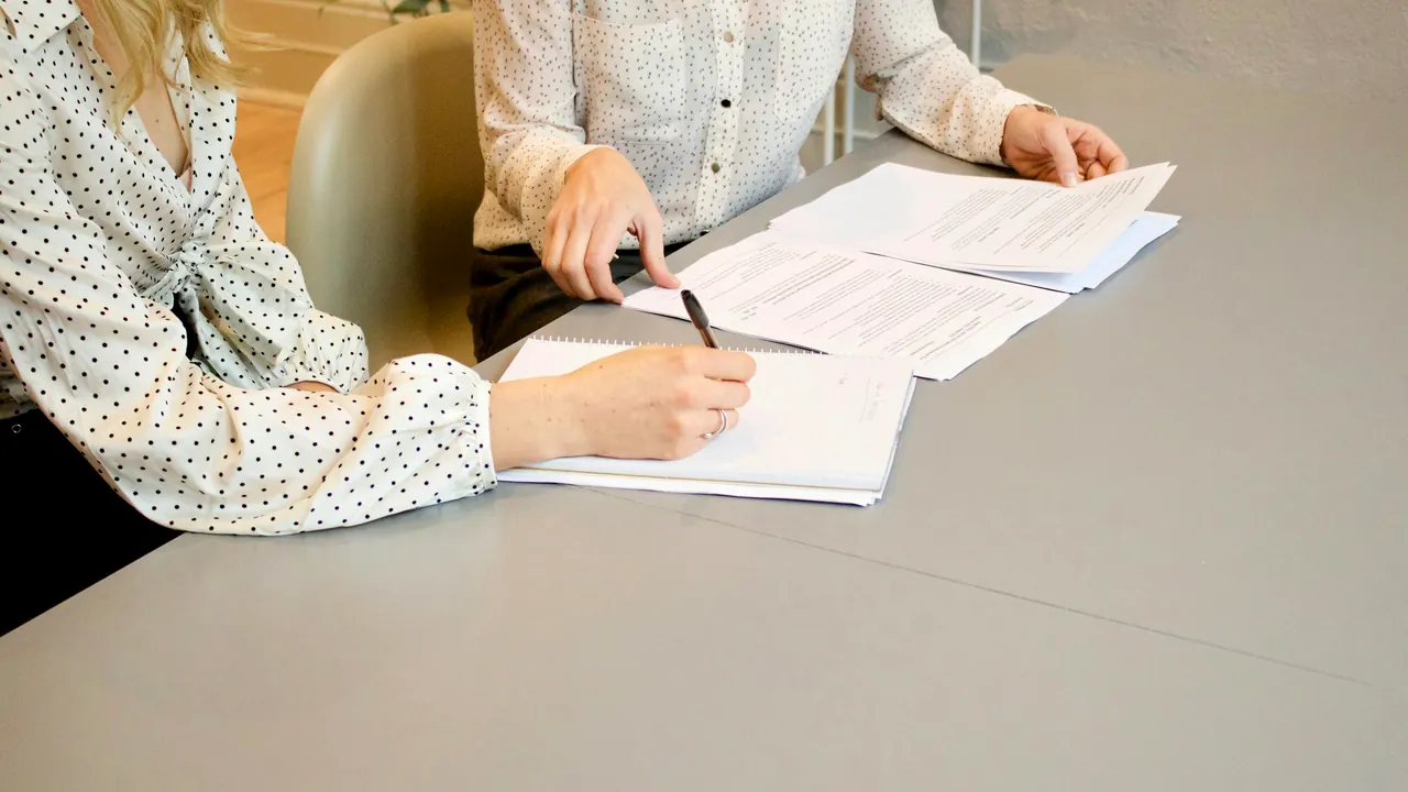 Attestation de débroussaillement : le guide pour les entreprises de paysage